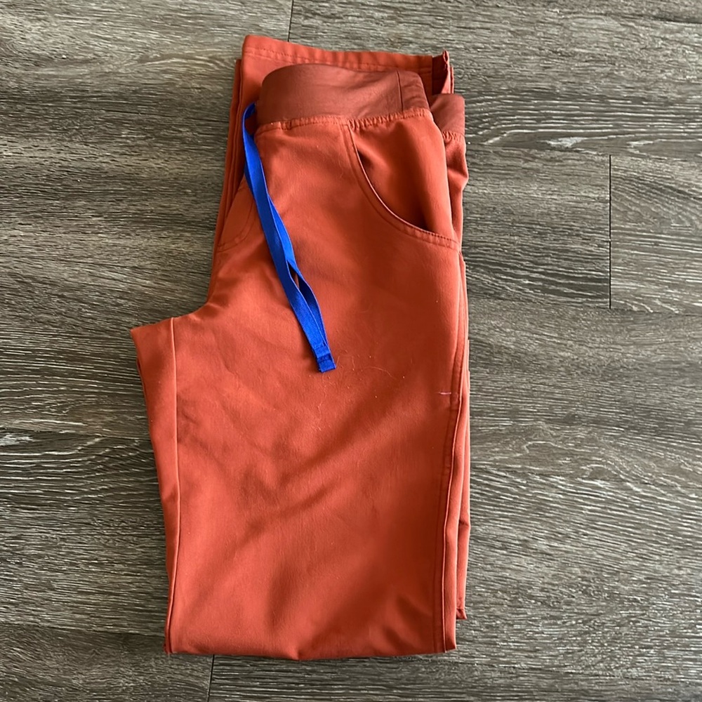 Figs limited edition- Auburn Kade scrub pants with blue strings XS/T